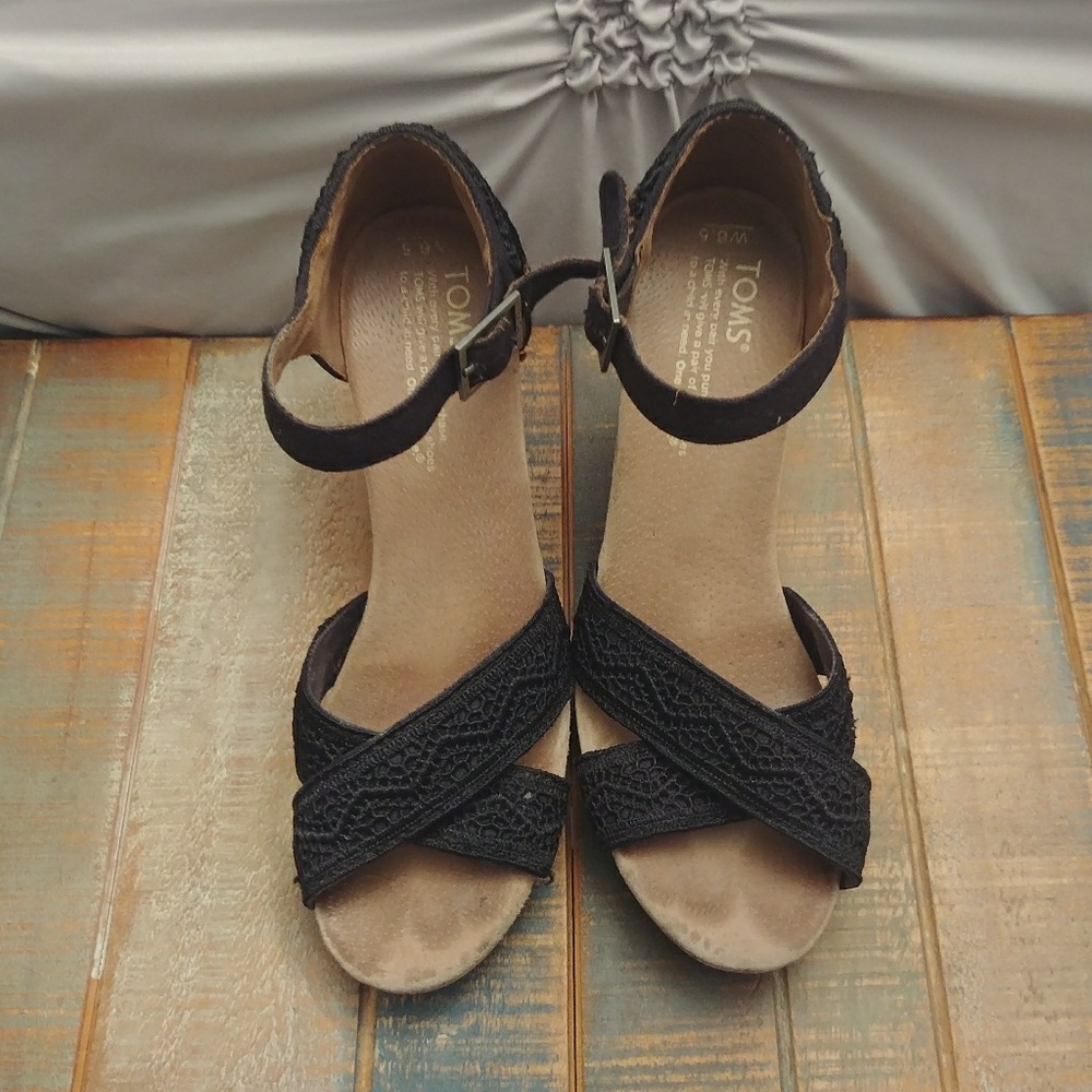 Toms Wedge Shoe