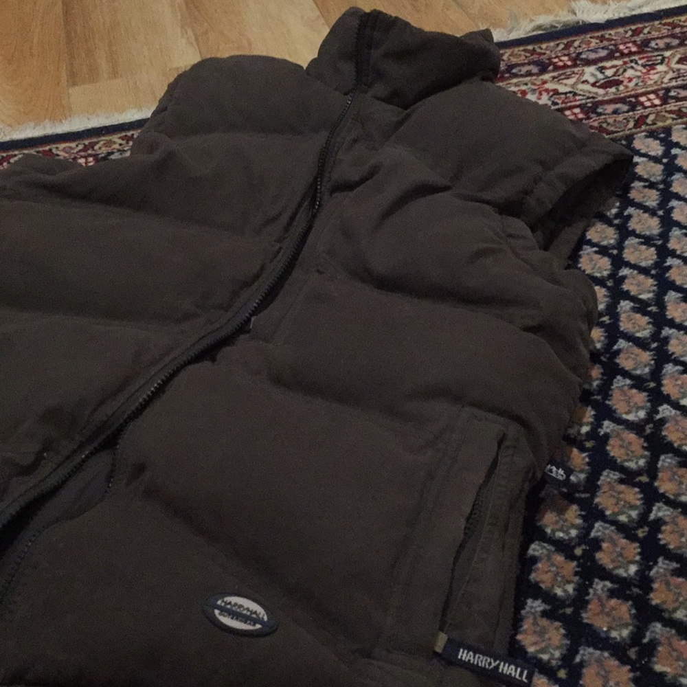 Harry Hall insulated Puffer vest in army green!