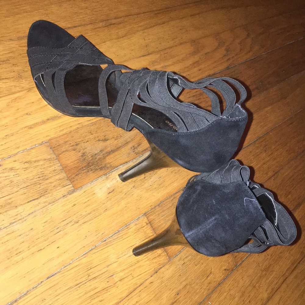 Black stripy evening heel, never been worn!