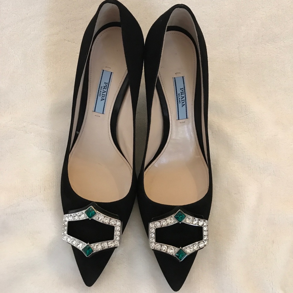 Prada crystal brooch Pump