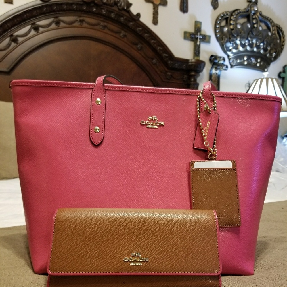 Coach Crossgrain Leather City Zip Tote & Wallet