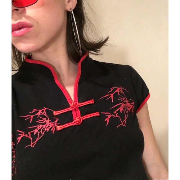 VINTAGE BLACK AND RED ASIAN BABY TOP ๐โฃ๏ธโผ๏ธ - Picture 3 of 3
