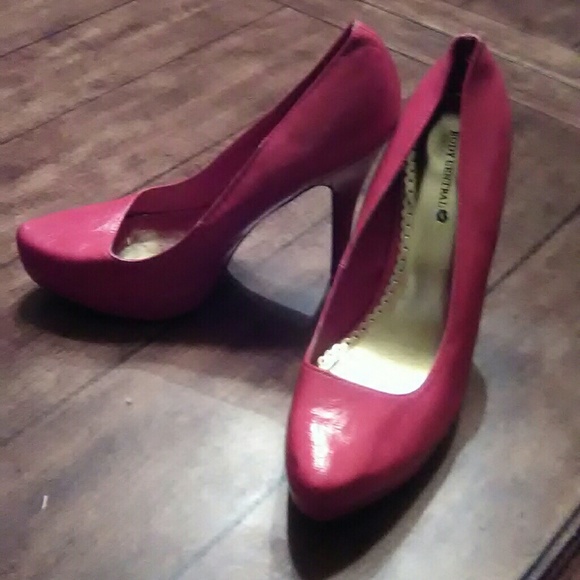 Heels - Picture 1 of 1