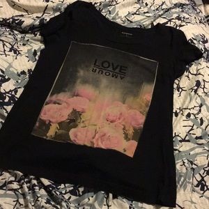 Super cuTe Black Express Shirt!!