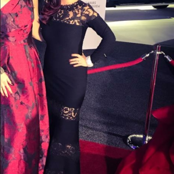 Tadashi Shoji Dresses & Skirts - Stunning Tadashi Shoji evening gown