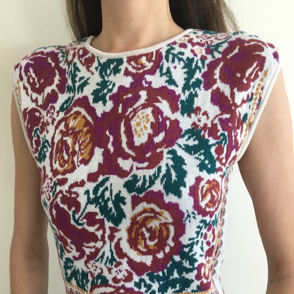 Romeo and Juliet couture knitted sweater top vest