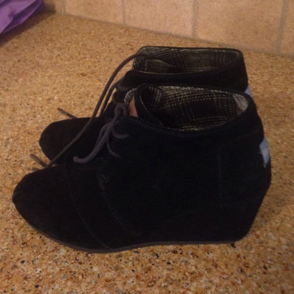Toms Desert Wedge Booties