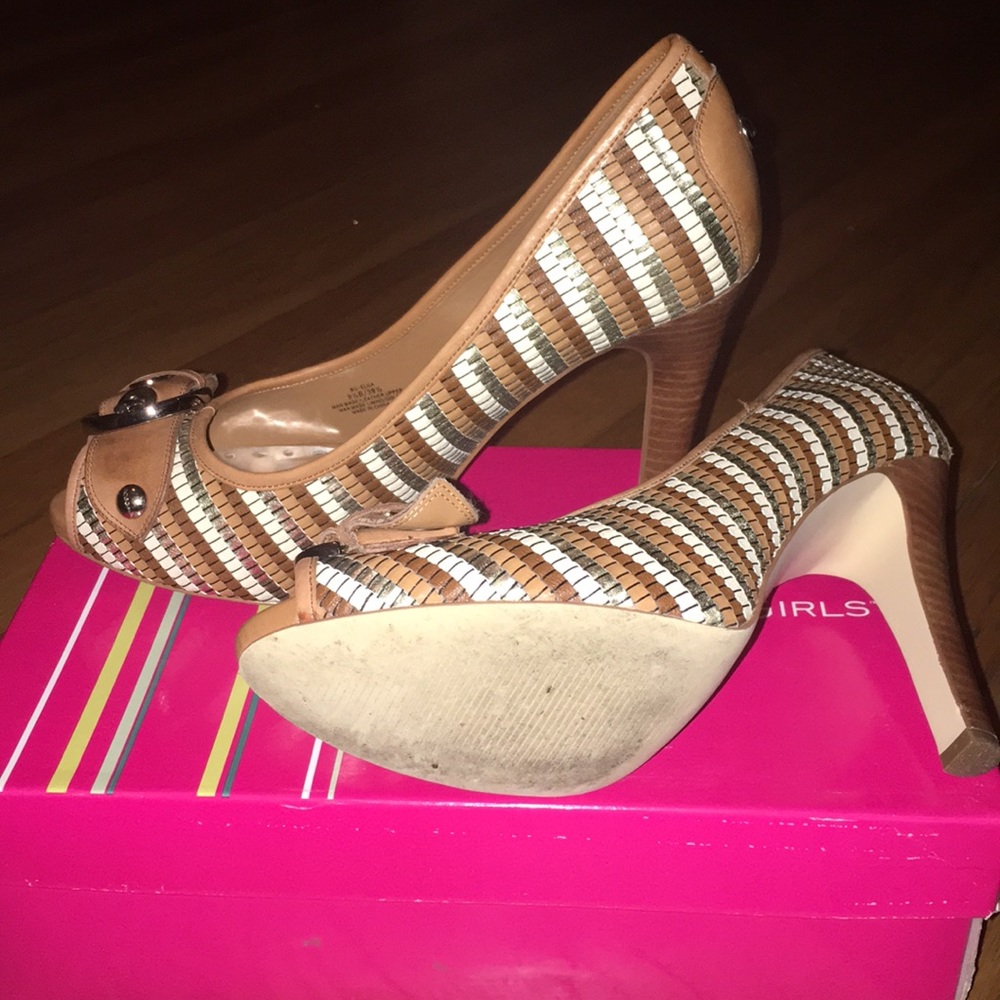 Gently worn MU AmRetto