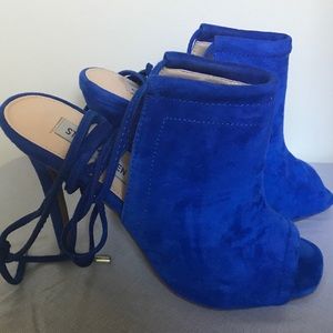Steve Madden, blue, suede strap up heels. 8.5
