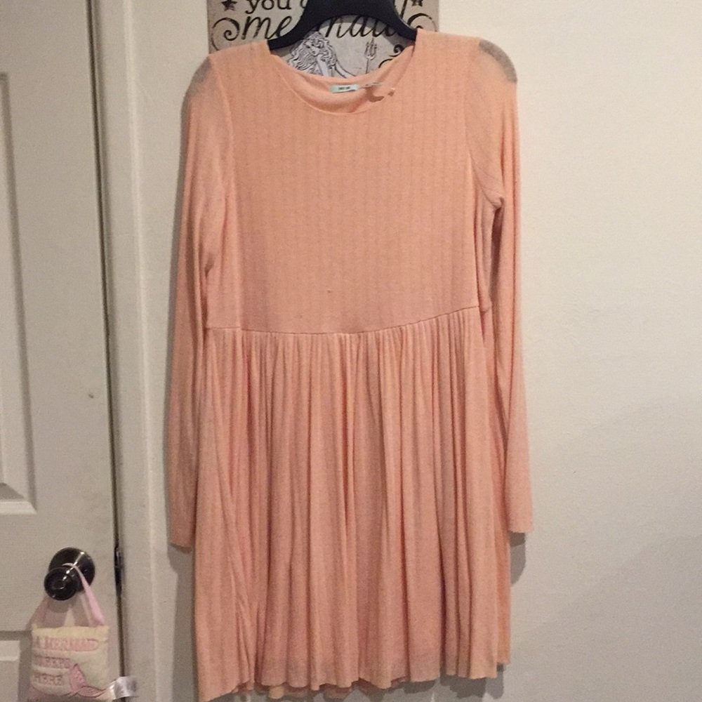 BRAND NEW PEACH COLORED LONG SLEEVE MIDI DRESS.