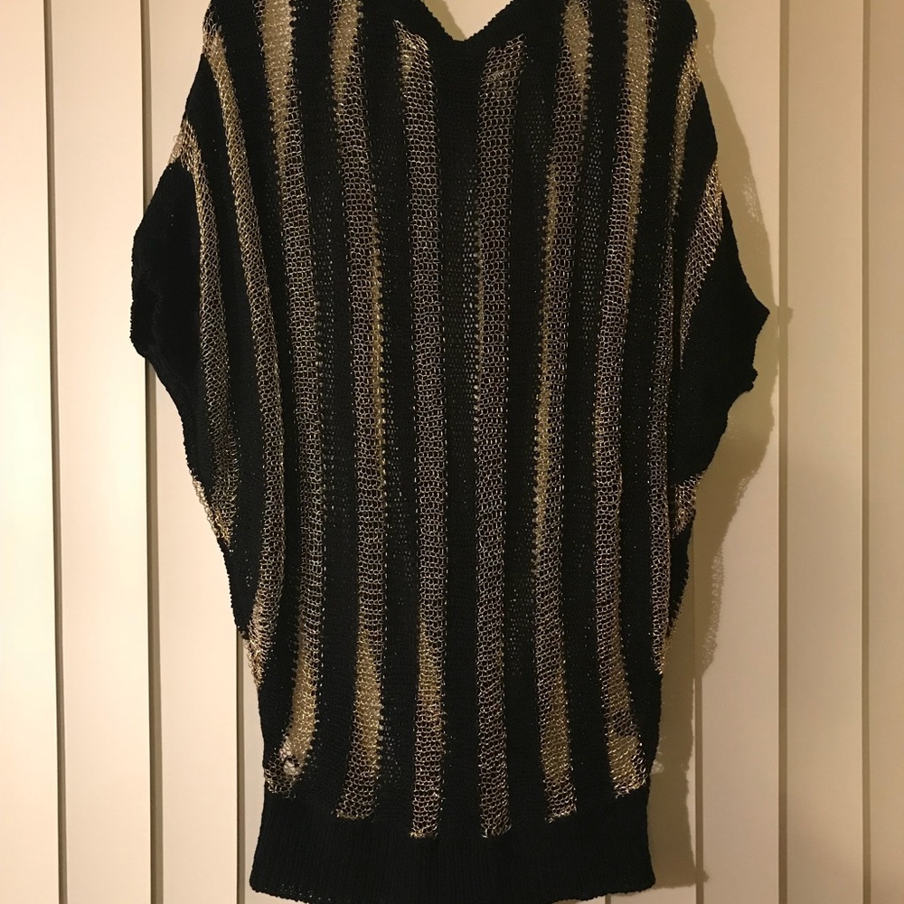 Women’s (L) Blk/Gld mesh sweater