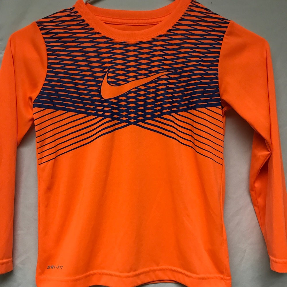 Boys sz 6 Nike neon orange and blue Dri Fit