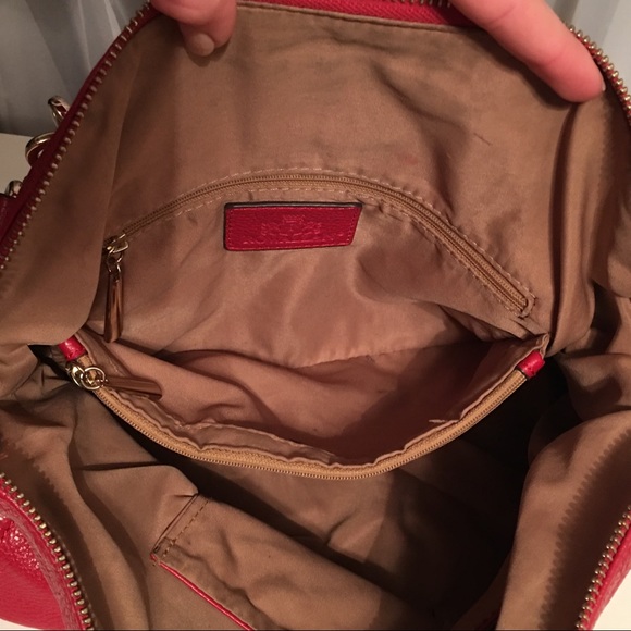 Rowallan Red Pebbled Leather Bag - Picture 5 of 8