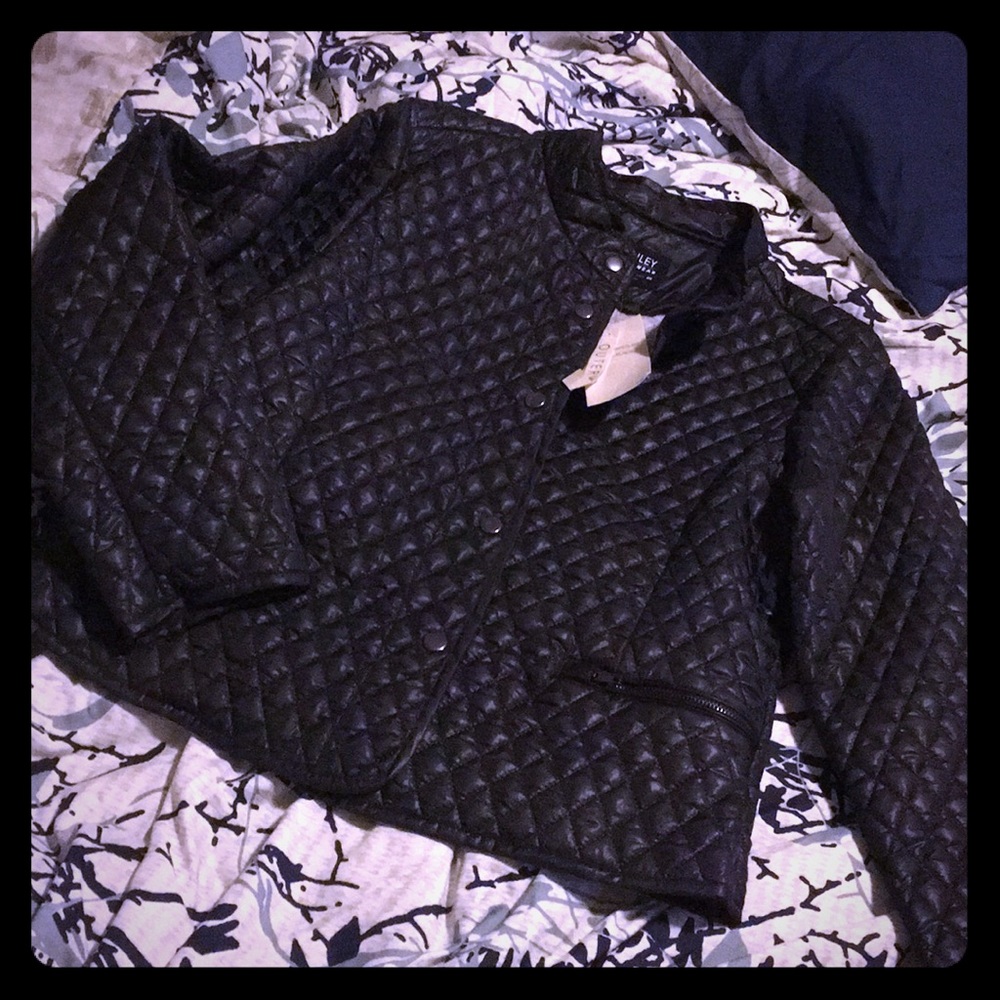 Very cute Black Jacket!!