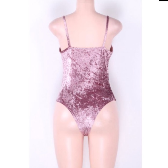 ‘Fleur’ Light pink crushed velvet plunge bodysuit - Picture 5 of 5