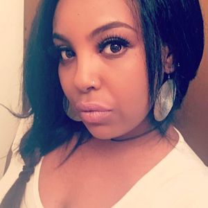 Meet your Posher, Azza