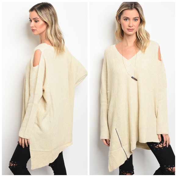 SALE! 😊oversized cold shoulder sweater w/zipper - Picture 2 of 5