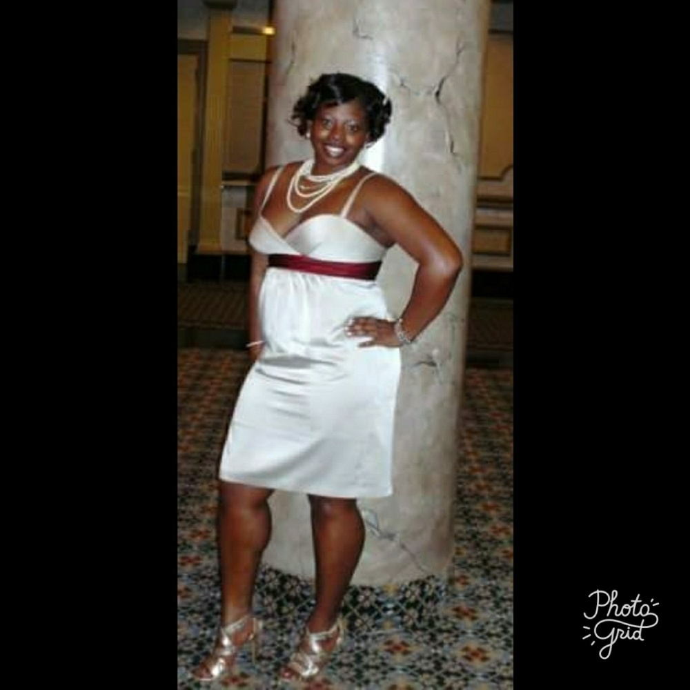 Gorgeous BCBG crimson and cream dress