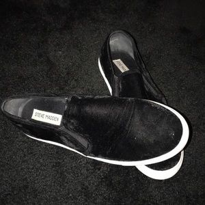 Steve Madden slip ons