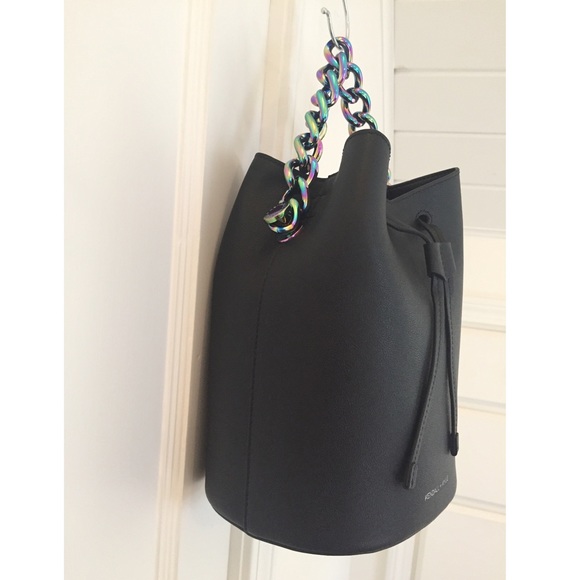 🚫GONE Kendall + Kylie Iridescent Ladie Bucket Bag - Picture 2 of 8