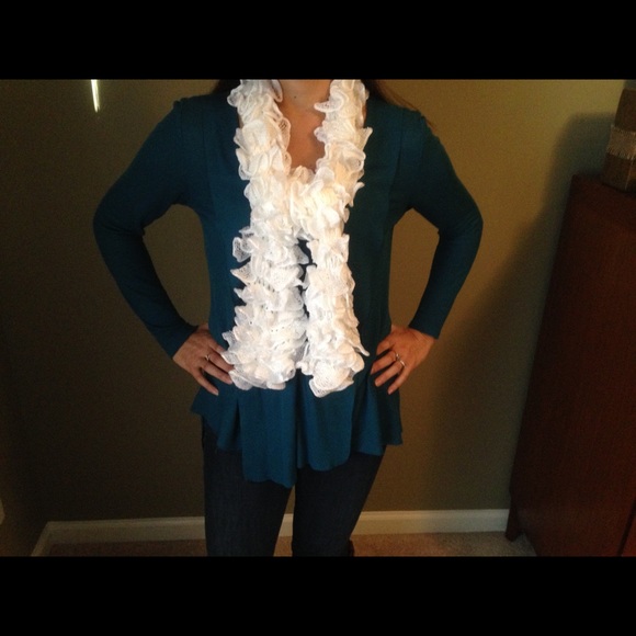 Brand new hand knit scarf - Picture 2 of 3