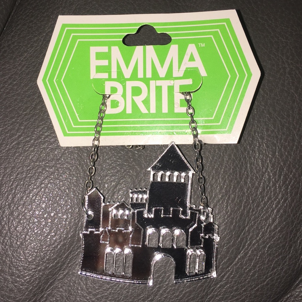 🆕 Emma Brite Castle Necklace