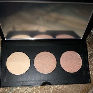 Smashbox Draw in Decked Out Highlighter