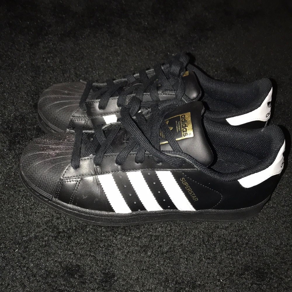 Adidas superstars