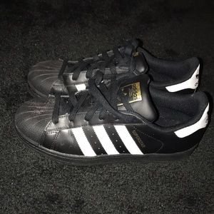 Adidas superstars