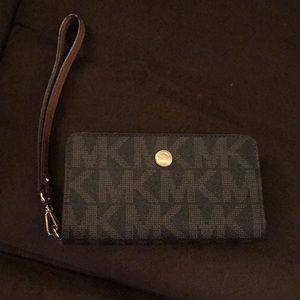 Michael Kors wristlet