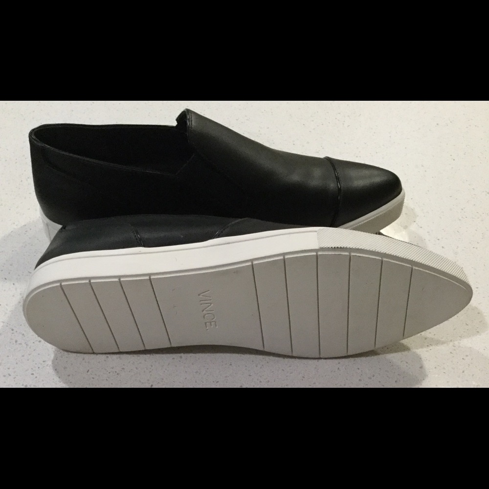 NWOB VINCE ‘PAEYRE’ BLACK SLIP ON SNEAKERS SZ 8.5 - Picture 6 of 6