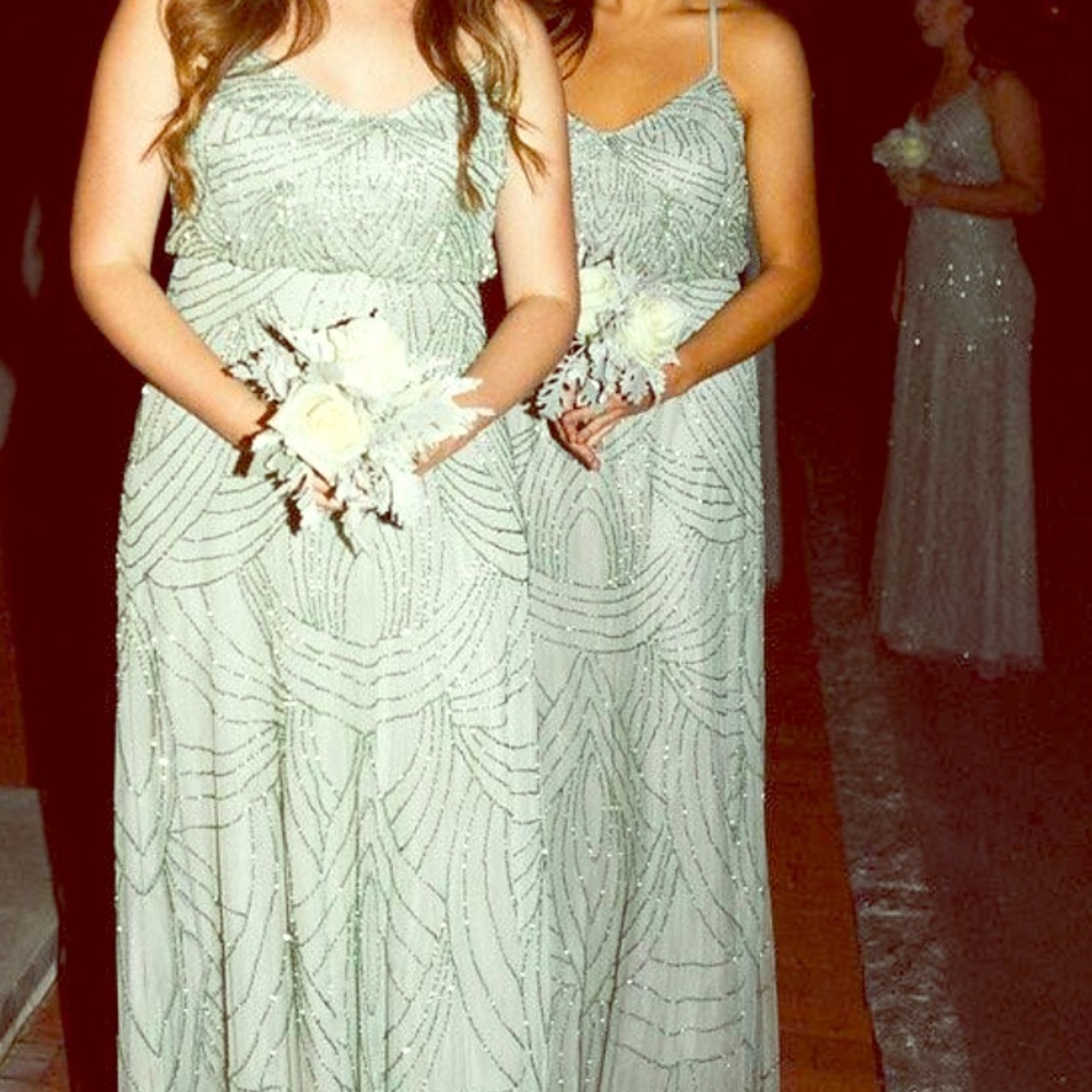 worn once! It could be worn at any fancy occasion!