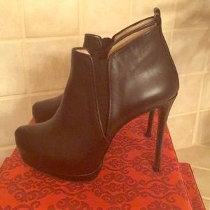 Gently used Zara platform pull on booties size 9.