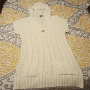 *Lowest price* Never worn!!! Cream tunic sweater