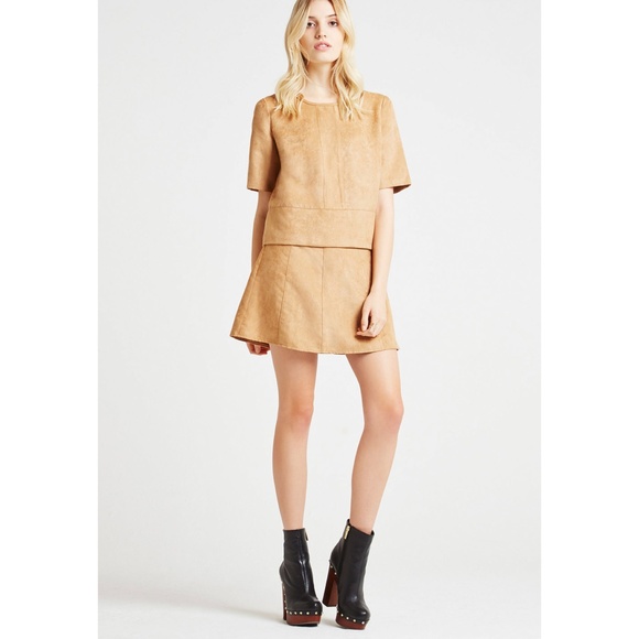 BCBGeneration Faux Suede Boxy Top in Warn Cognac - Picture 4 of 8