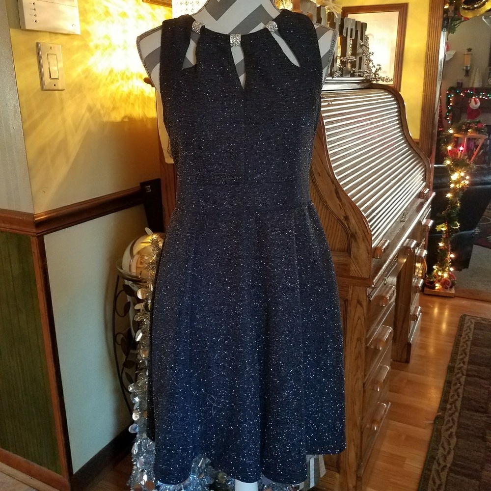 Dress - Picture 2 of 3