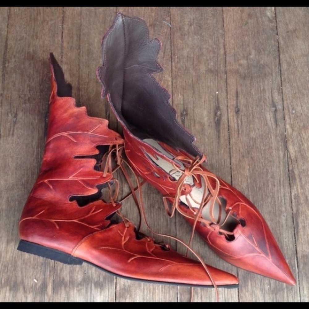 Elf/leaf shoes