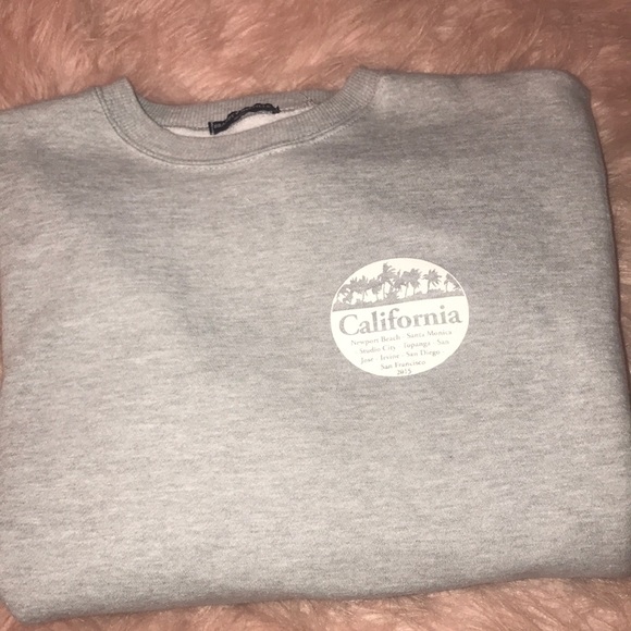 Brandy Melville Tops - Brandy Melville cropped crewneck