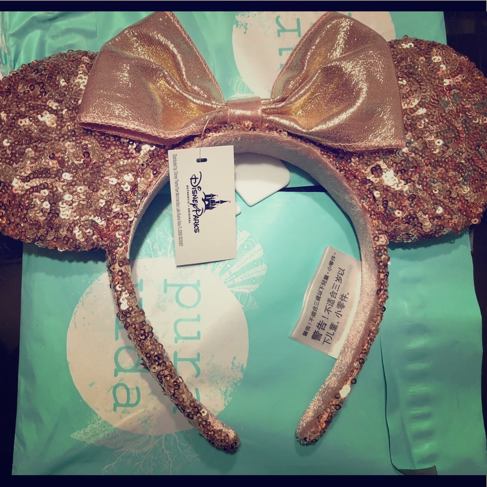 NWT Rose Gold Minnie Mouse Ears