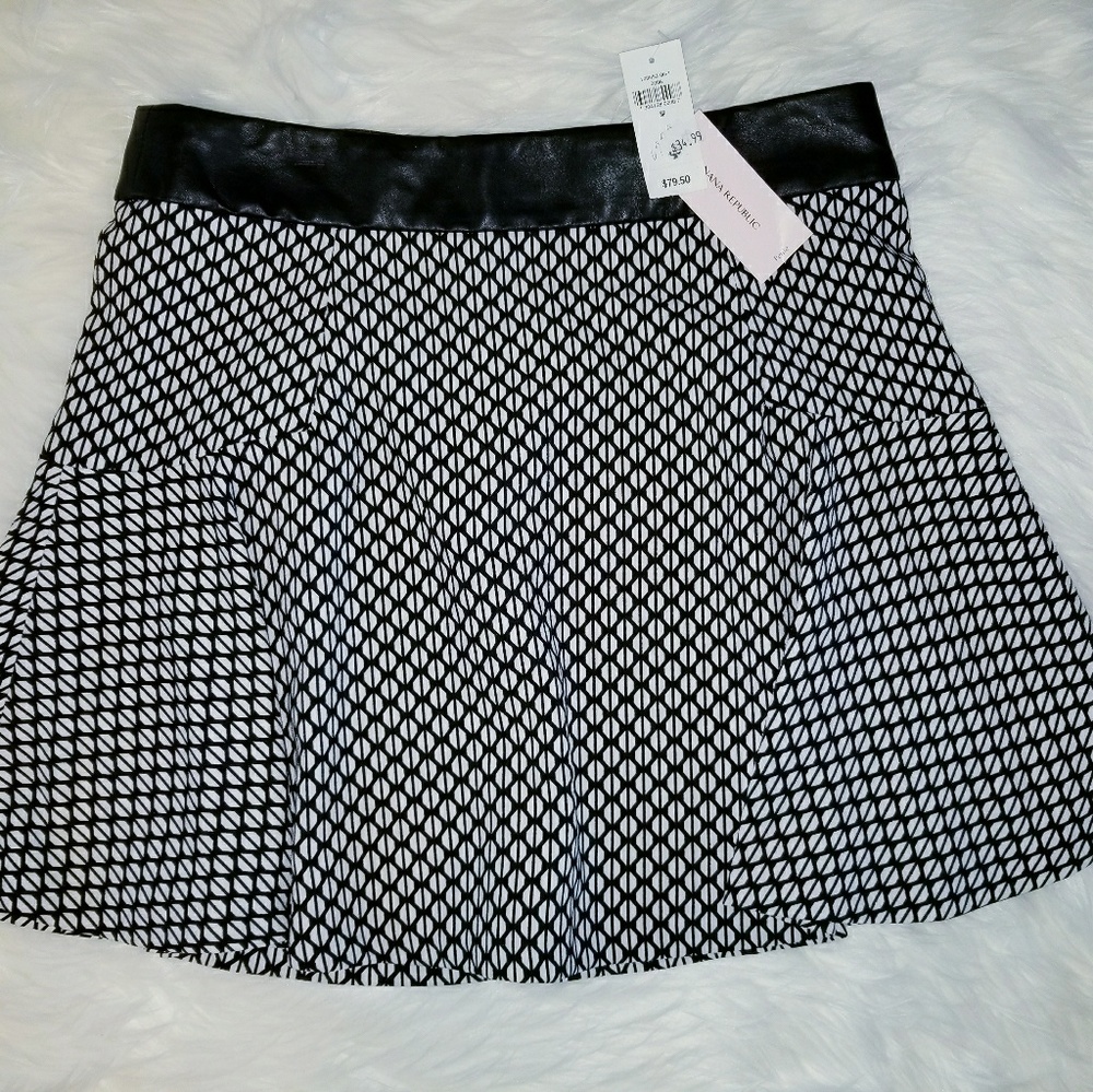 New Banana Republic Black White skirt