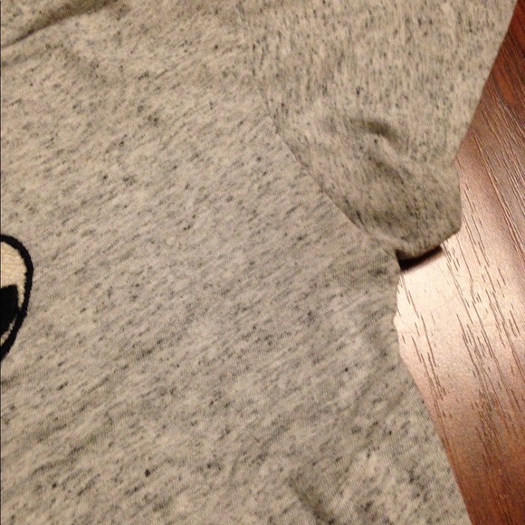 Brandy Melville Alien Tee - Picture 3 of 3