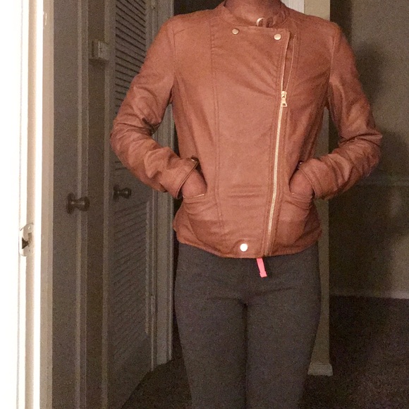 Simple yet cute brown jacket - Picture 1 of 2