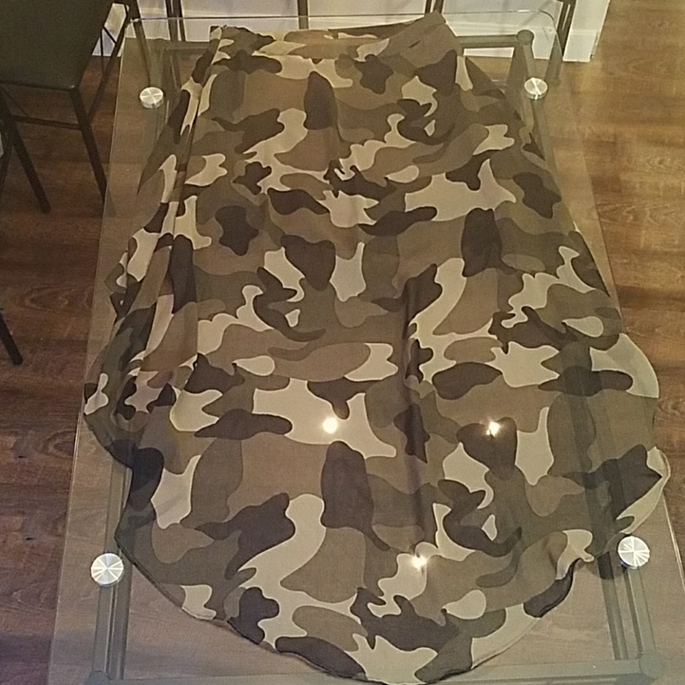 Awesome high low camo skirt with zipper.