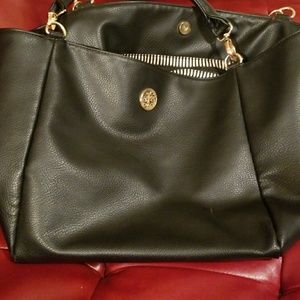 Black on the go bucket purse