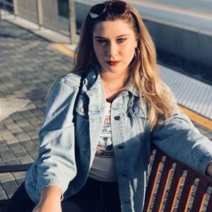 Meet your Posher, Hailey