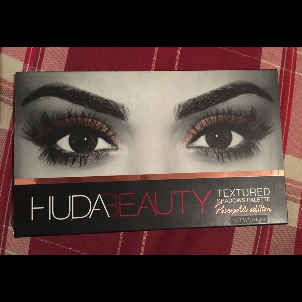 Huda Beauty Rose Gold Textured Eyeshadow Palette