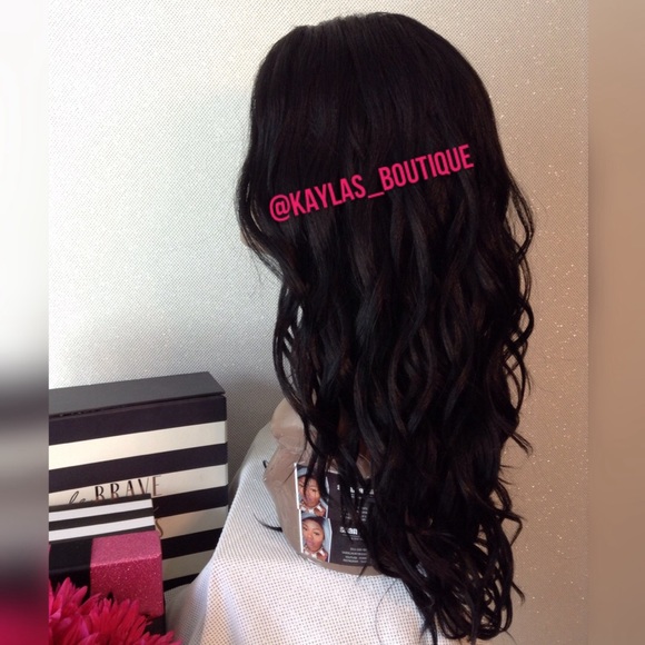 SWISS LACE FRONT WIG - Picture 2 of 5