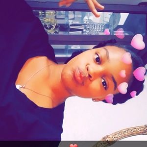 Meet your Posher, Gladaishia