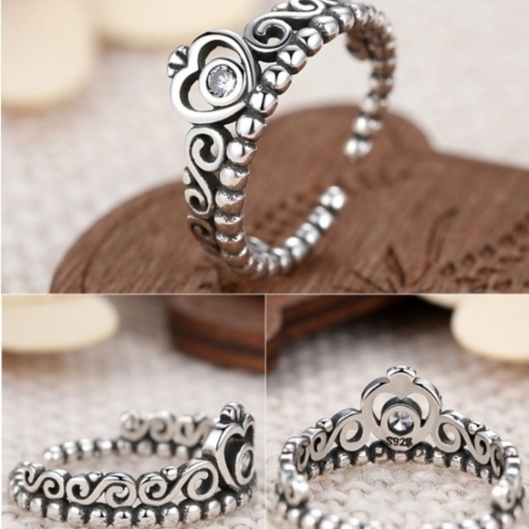 Princess Tiara Heart Zircon Crystal Ring - Picture 2 of 8