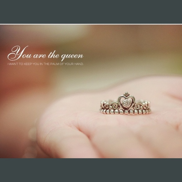 Princess Tiara Heart Zircon Crystal Ring - Picture 4 of 8